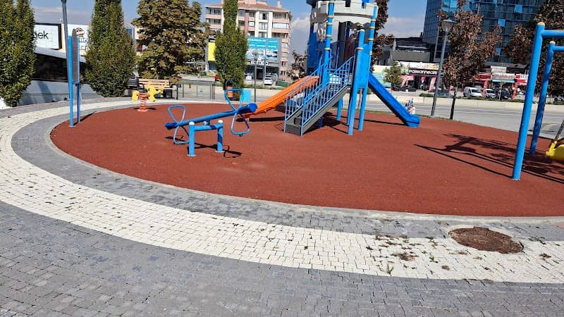 Enver Öktem Parkı - Image 1