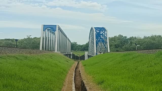 Jembatan Kereta Api Mbeling - Image 1
