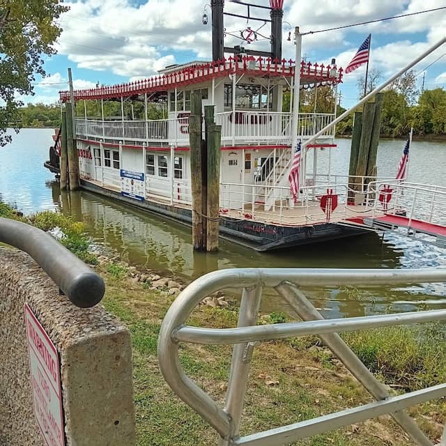 The Lorena Sternwheeler - Image 1