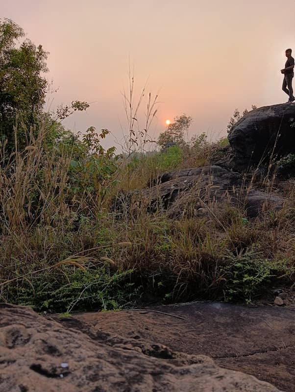 OUTR Giri - Image 1