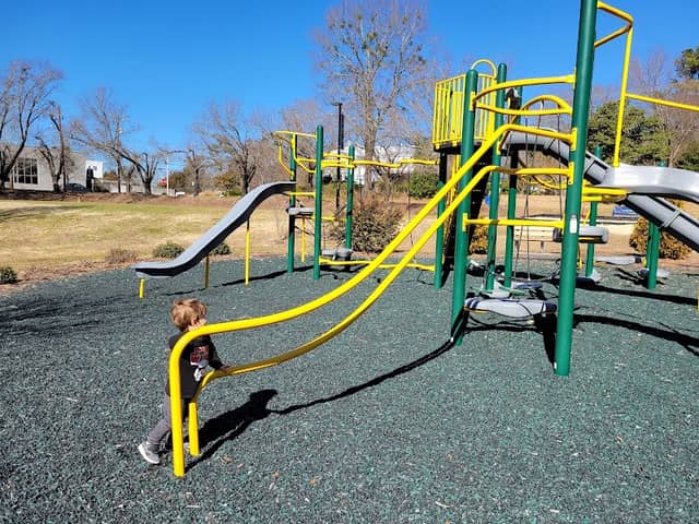 Falcon Park - Image 1