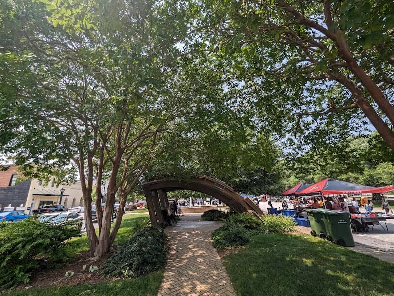 Uptown Greenwood.. - Image 1