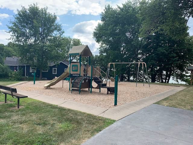 LakeShore Park - Image 1
