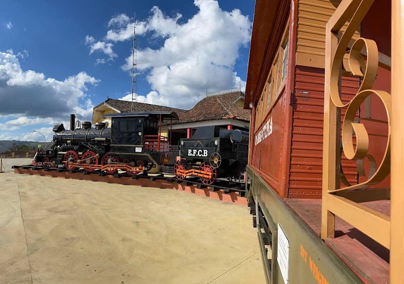 Réplica de Locomotiva a Vapor - Image 1