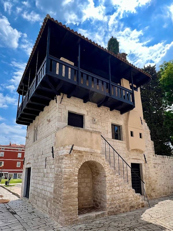The Romanesque House - Image 2