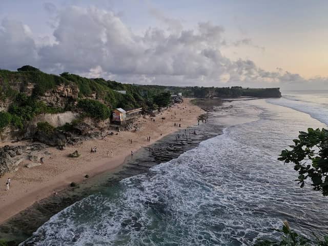Tebing Pantai Balangan - Image 1