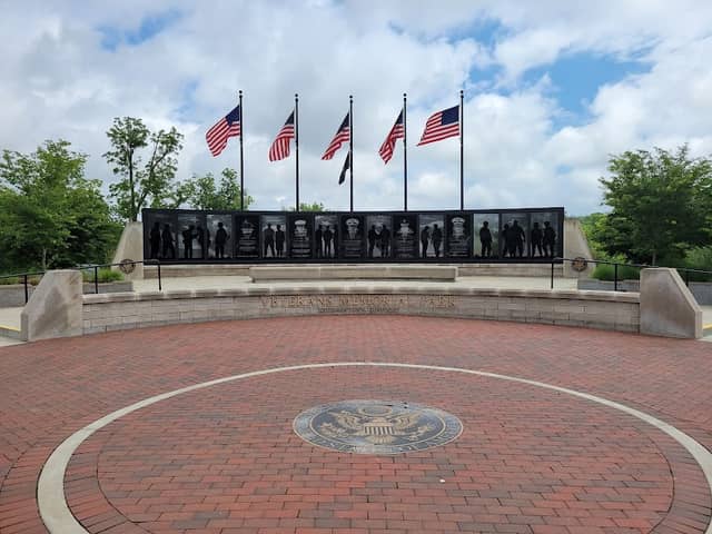Jeffersontown Veterans Memorial Park - Image 1