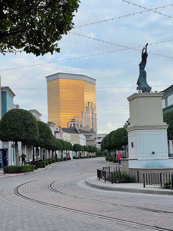 Public Fountain - Image 1