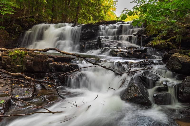 Minnehaha Falls on Skeleton - Image 1