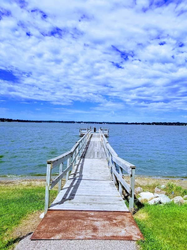 Lake Front Park - Image 1