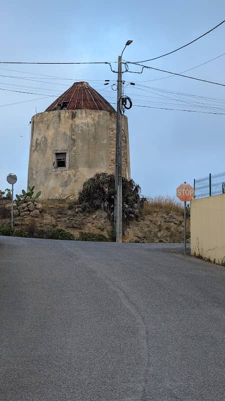 Old windmill in Sobral da lagoa - Image 2