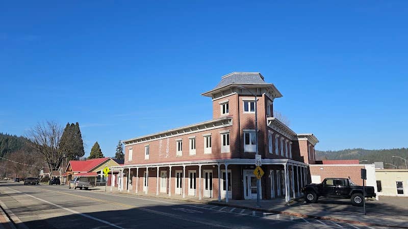 Dame Shirley Plaza - Image 1