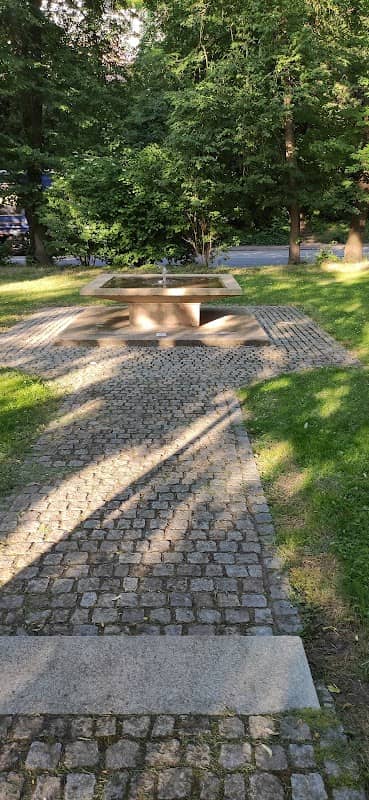 Brunnen im Hindenburgpark Pforzheim - Image 2