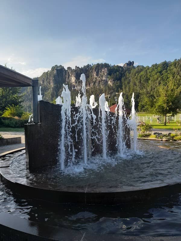 Wasserspiele am Elbweg - Image 1