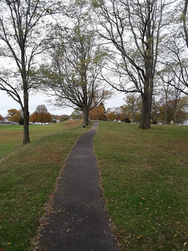 Burr's Hill Park - Image 1