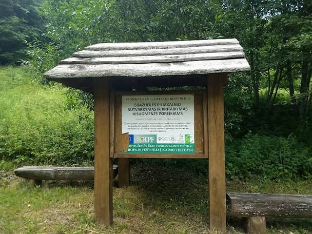 Bražuolės piliakalnis - Image 1