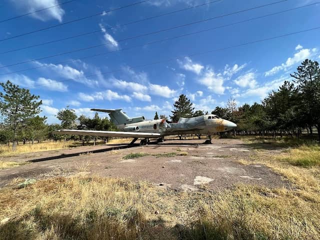 Airplane - Image 1