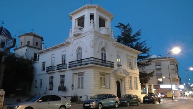 Casa palacio de Doña Consuelo de Arce. Arq. Julio Carrilero - Image 1