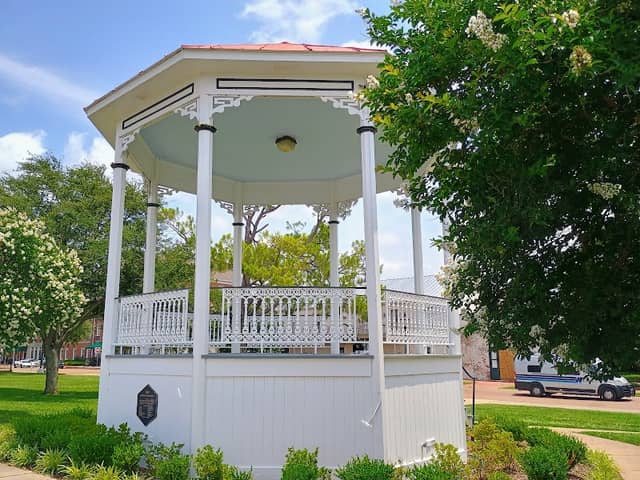 Natchez Trail Bluff Deck - Image 1