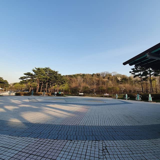 Yeogisan Park - Image 1