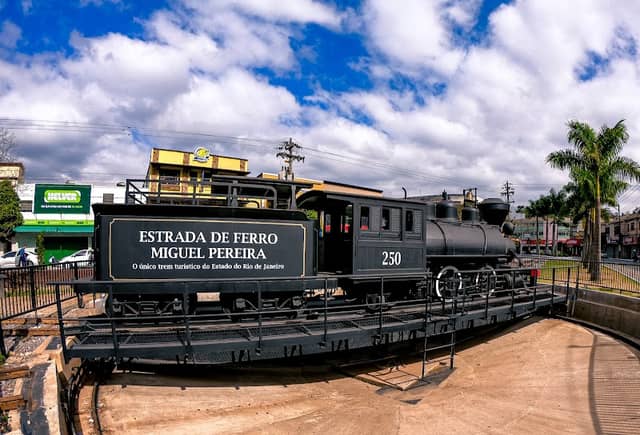 Rotunda Ferroviária de Miguel Pereira - Image 1