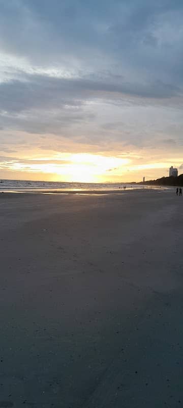 ก้นอ่าว หาดแม่รำพึง.. - Image 1