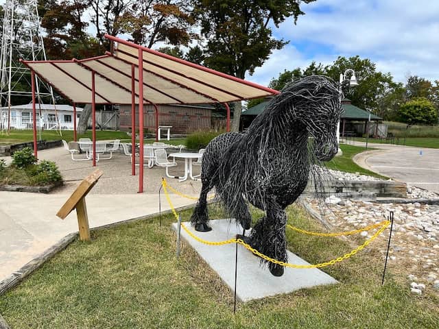 Horse sculpture - Image 3