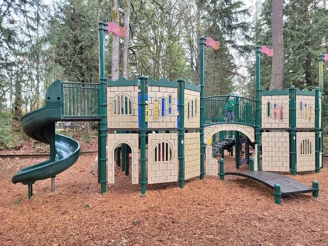 Island Crest Park - Image 1