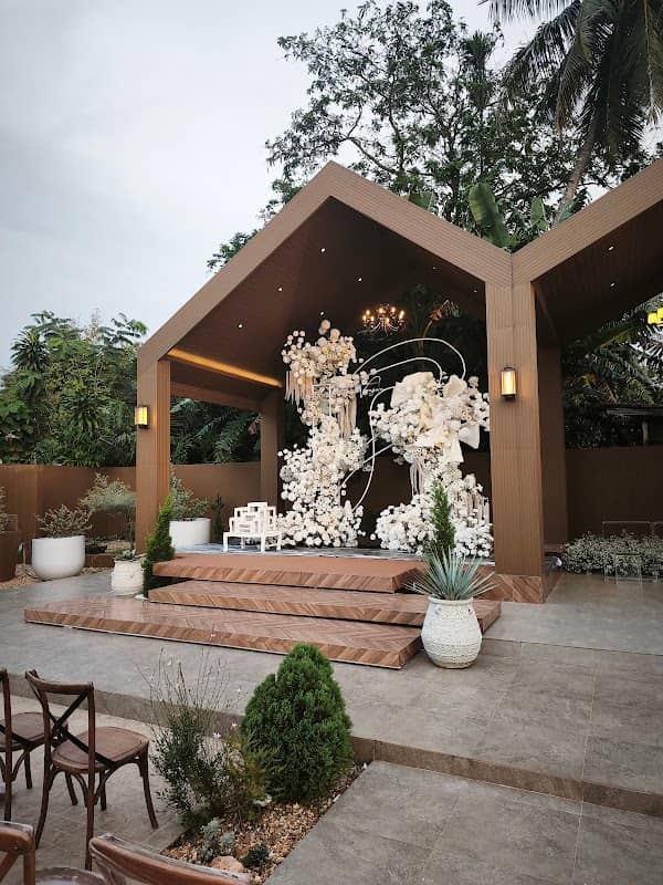 BH Brownie's Home Venue & Garden - Image 1