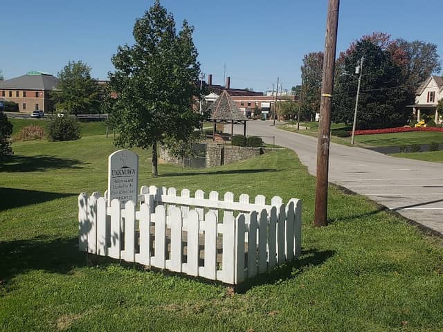 Youngs Park - Image 1