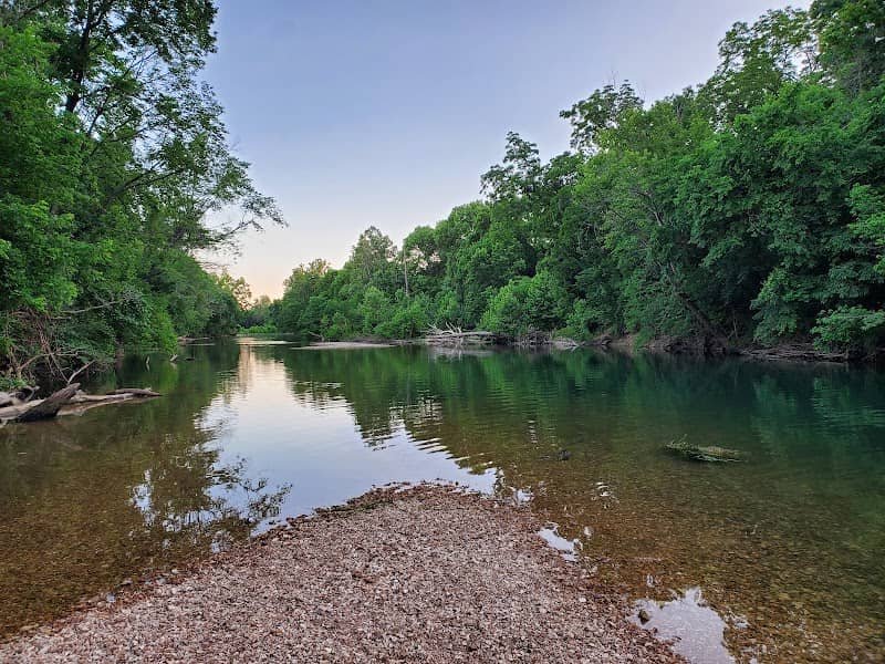 Riverside Inn Park - Image 1