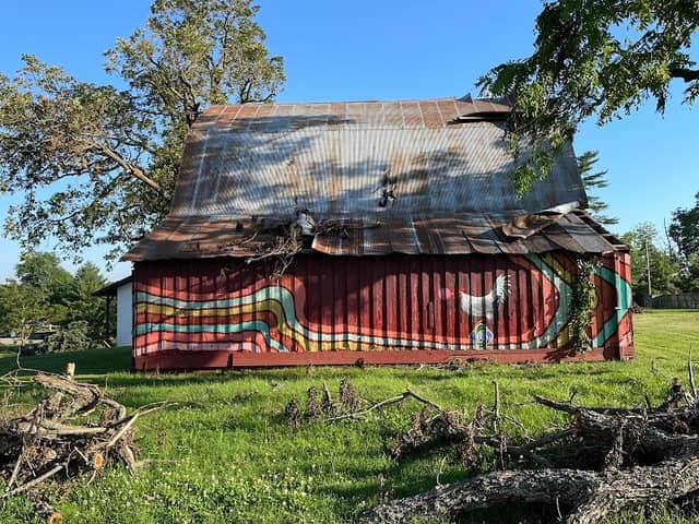 Skating horse barn - Image 2