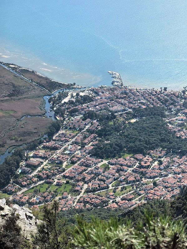 Akyaka Radio and Cell Towers - Image 1