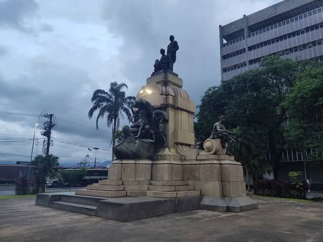 Monumento Candido Gaffree Eduardo Guinle - Image 1