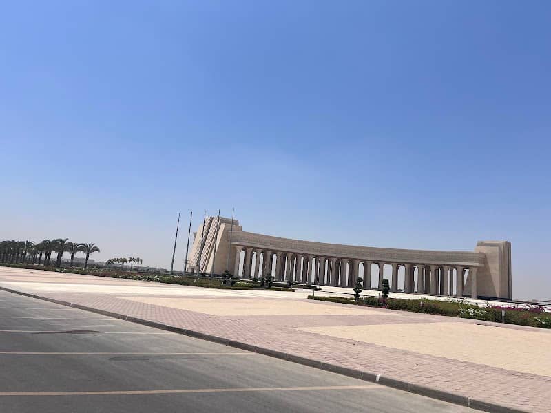 النصب التذكاري وقوس النصر - Image 1