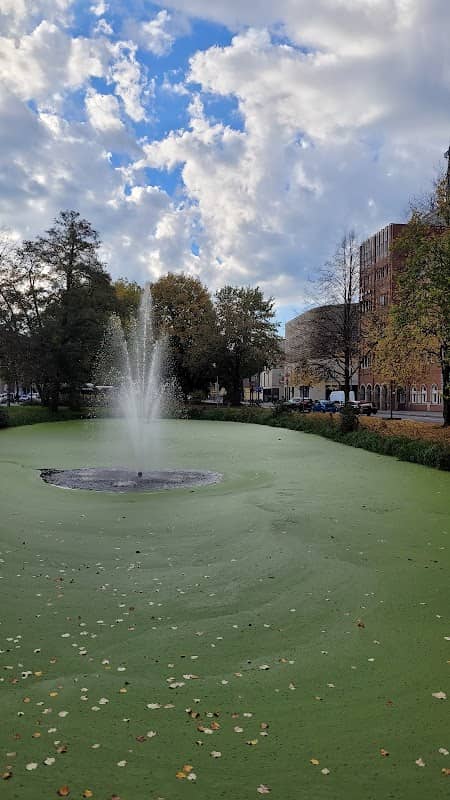 Oldenburg Fountain - Image 2