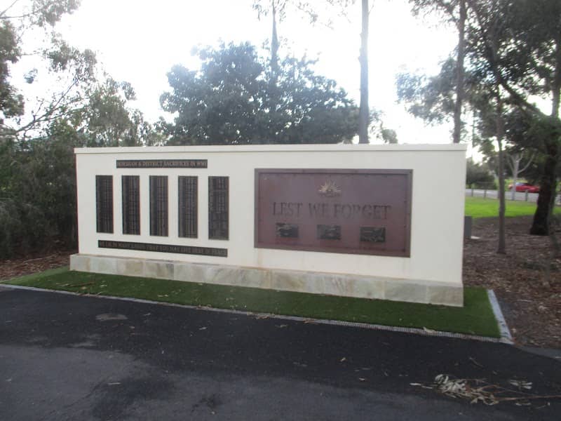 Horsham War Memorial - Image 2
