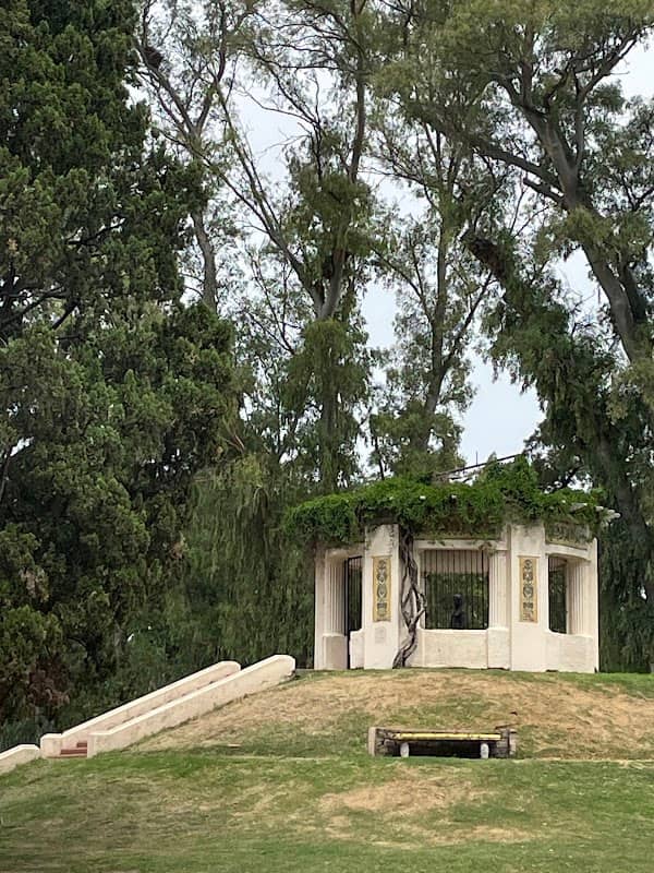 La Glorieta del Rosedal - Image 1