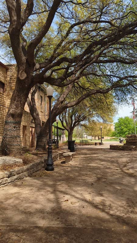 Pioneer Plaza - Image 2