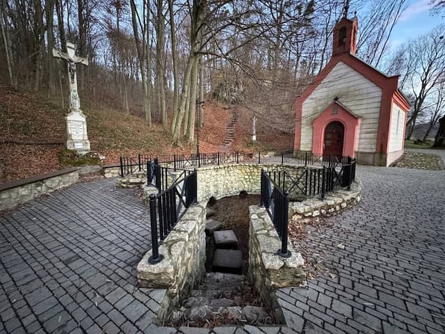 Bakonybél Borostyán-kút - Image 1