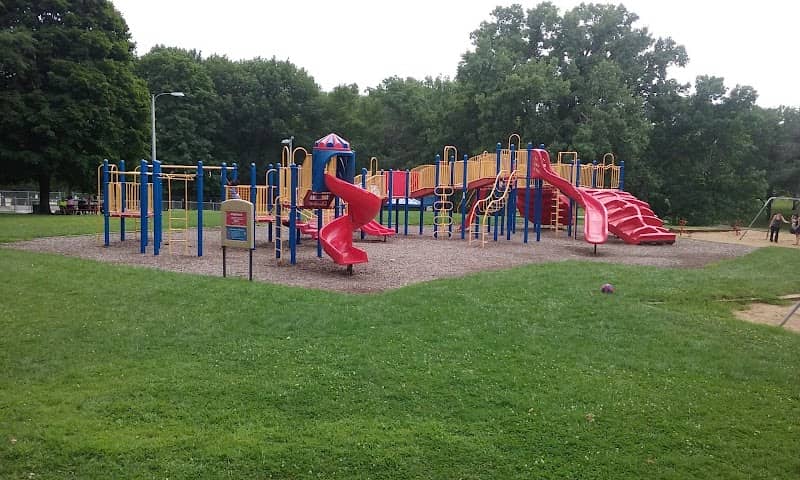 Flora Park - Image 2