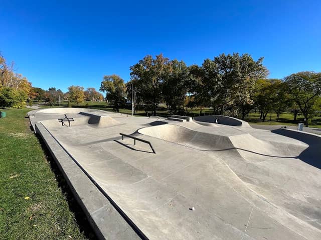 Flora Park - Image 1
