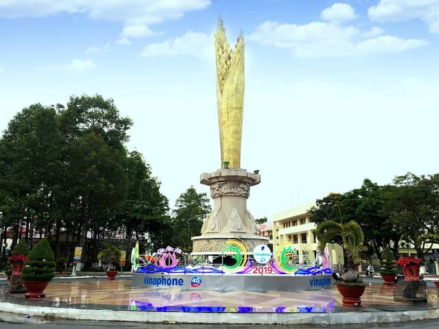 The Rice Flower Statue - Image 1