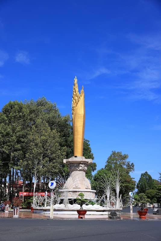 The Rice Flower Statue - Image 2