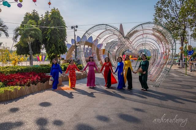 Nguyen Tat Thanh Square - Image 1