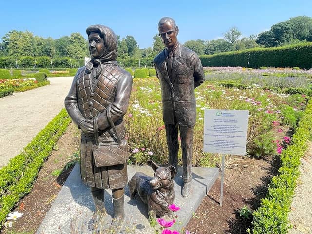 Queen Elizabeth and Prince Philip Sculpture - Image 1