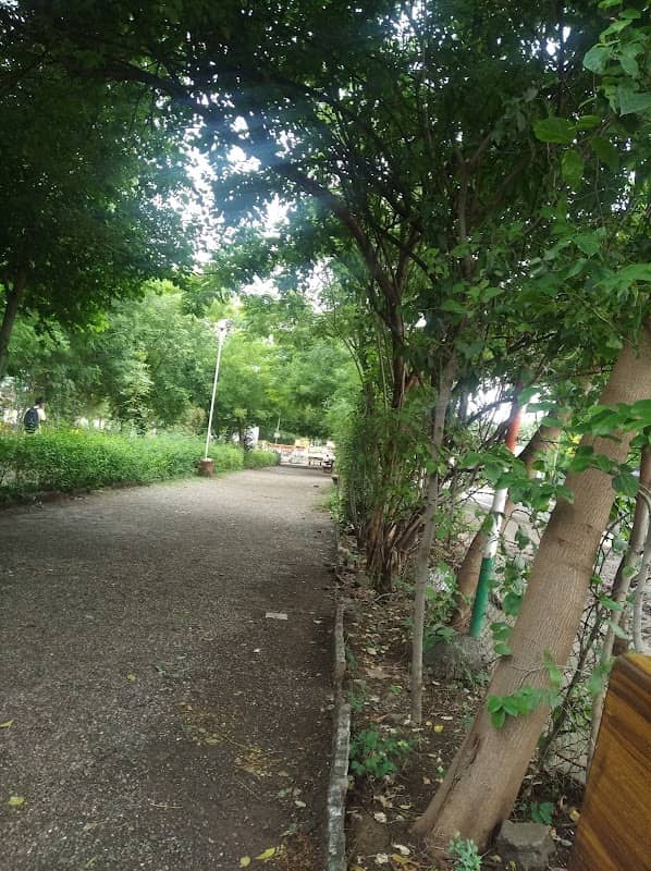 Jogger's Park - Image 1