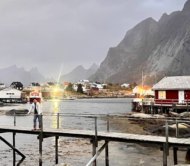 Reine's wooden bridge view point - Image 1