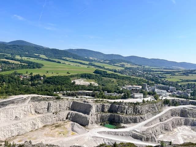 Vápencový lom - Image 1