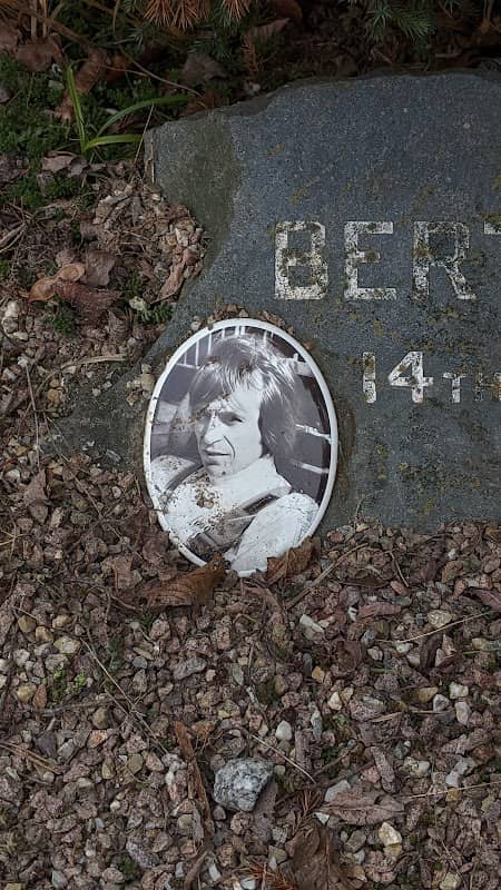 Bert Hawthorne Memorial - Image 1